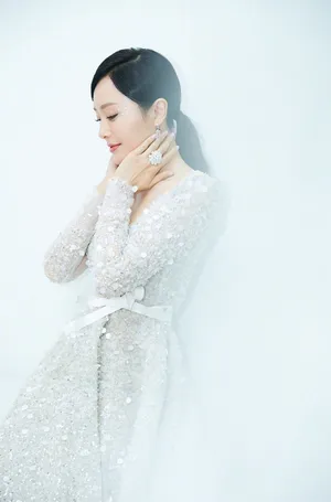 秦岚唯美迷人白裙写真图片_4