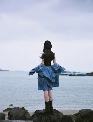 杨幂酷美性感海边写真图片_3