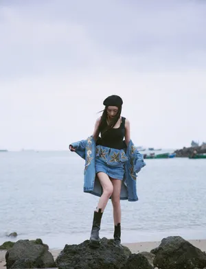 杨幂酷美性感海边写真图片_4