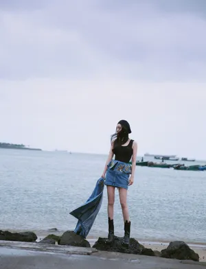 杨幂酷美性感海边写真图片_5