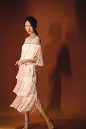 万茜优雅知性写真图片_4