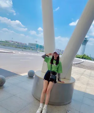 沈梦辰机场街拍图片_1