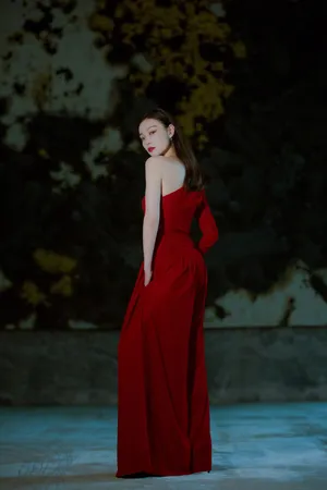 倪妮高贵冷艳写真图片_4