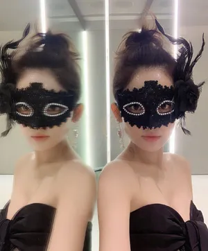 古力娜扎性感面具自拍照图片_1