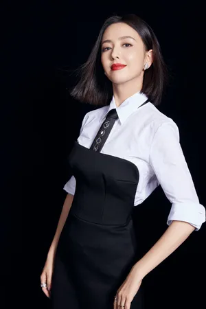 佟丽娅《鼠胆英雄》首映礼写真图片