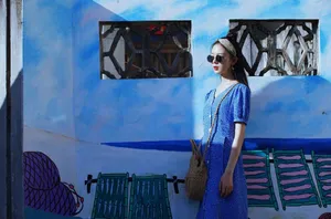 陈瑶甜美古巷旅拍写真图片_5