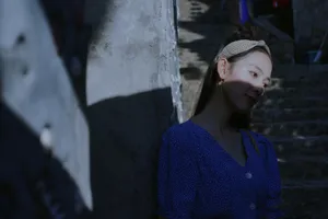 陈瑶甜美古巷旅拍写真图片_14
