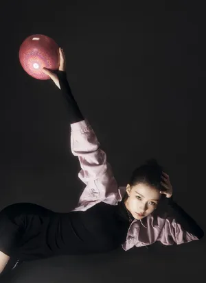孙怡最新时尚杂志写真大片_6