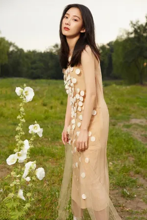 朱颜曼滋时尚甜美写真图片_3