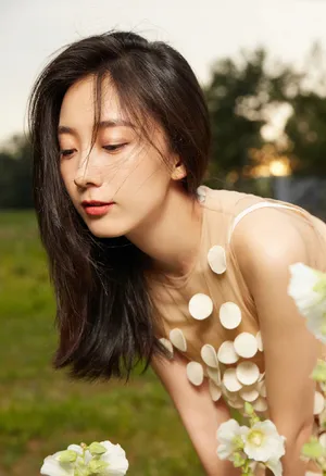 朱颜曼滋时尚甜美写真图片_8