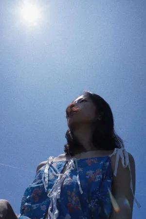 周雨彤夏日清甜海边写真图片_6