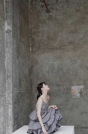 章乐韵吊带裙迷人写真图片_2