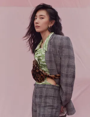 朱颜曼滋甜美性感杂志写真图片_5