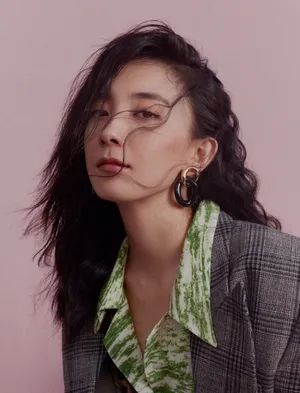 朱颜曼滋甜美性感杂志写真图片_7