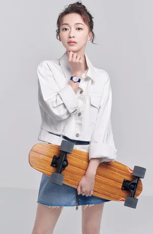 吴谨言甜美休闲风写真图片_2