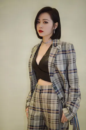 张靓颖性感甜酷写真图片