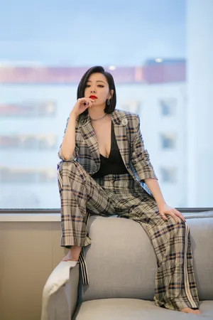 张靓颖性感甜酷写真图片_3