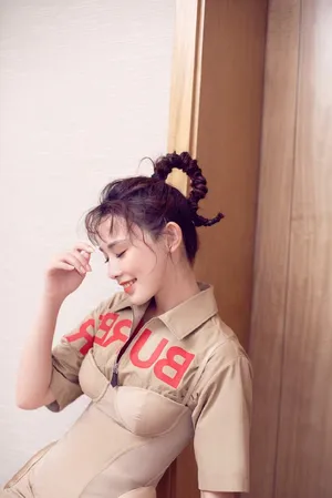 彭小苒甜美养眼节目剧照图片_3