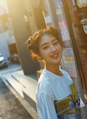 邓恩熙夏日清新生活照图片_2
