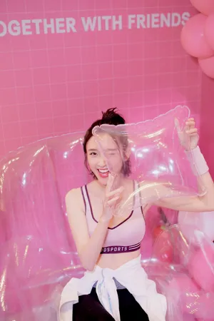 唐艺昕清凉性感乔丹活动照图片_5