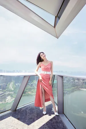 江疏影清新甜美图片