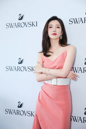 江疏影清新甜美图片_2