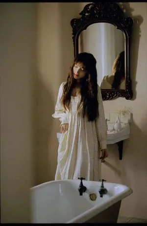 金莎文艺复古甜美写真图片_3