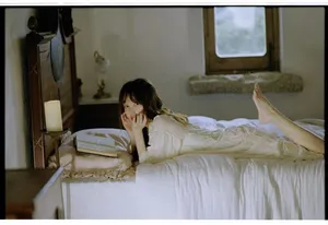 金莎文艺复古甜美写真图片_4