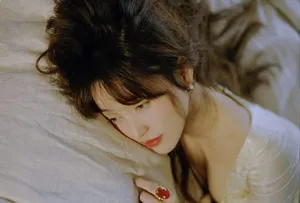 金莎文艺复古甜美写真图片_5