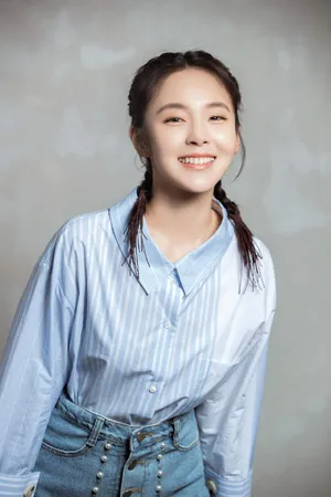 张佳宁清新甜美图片_4