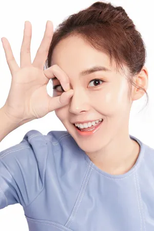 张佳宁甜美代言活动图片_2