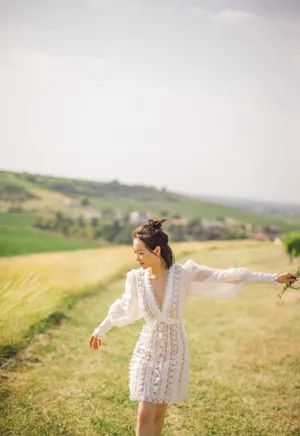 宋茜温柔惬意旅拍图片_2