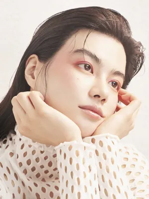 李蔓瑄优雅性感写真图片_2