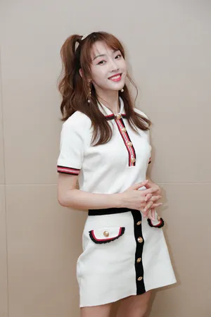 宣璐甜美俏皮活动写真图片_1