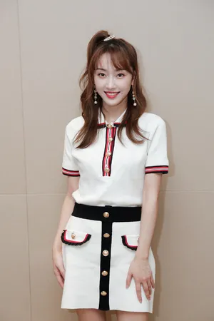 宣璐甜美俏皮活动写真图片_3