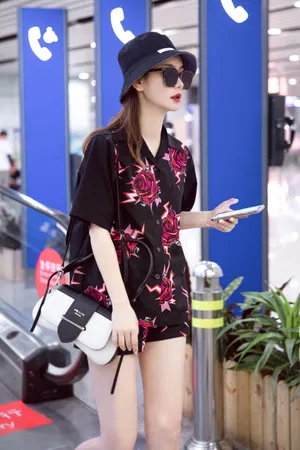 戚薇玫瑰套装机场图片_1