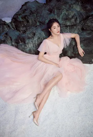 张雨绮甜美性感活动照图片