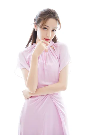 迪丽热巴粉色仙女裙写真图片