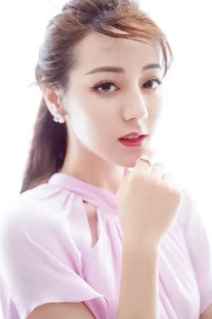 迪丽热巴元气甜美品牌活动图片