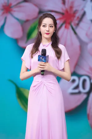 迪丽热巴元气甜美品牌活动图片_4