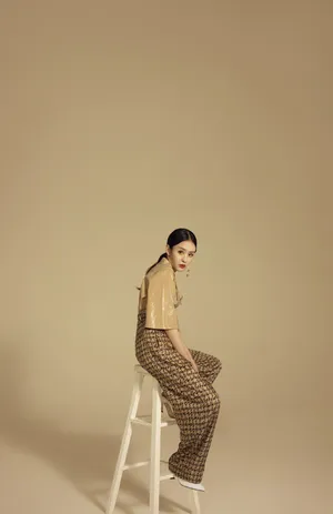 郑合惠子成熟妩媚写真图片