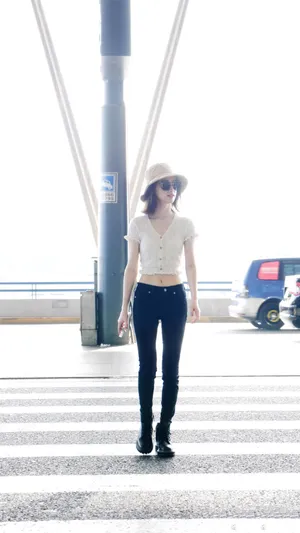 郭晓婷马甲线甜美机场图片