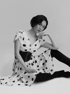 吕佳容黑白质感写真图片_5