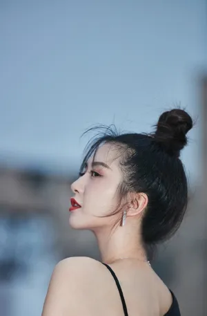 许龄月时尚百变杂志写真大片_5