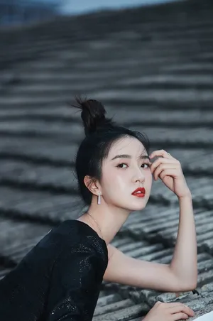 许龄月时尚百变杂志写真大片_7