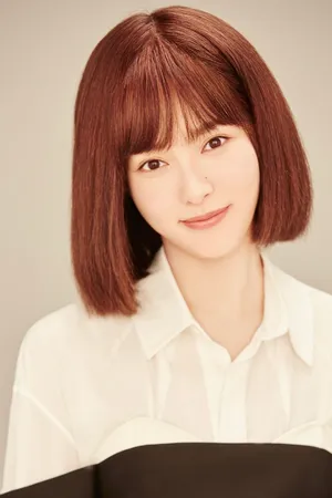 唐嫣清纯甜美短发写真图片_1
