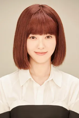 唐嫣清纯甜美短发写真图片_1