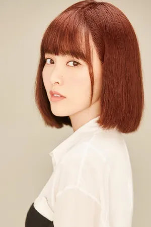 唐嫣清纯甜美短发写真图片_4