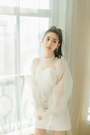 邢菲七夕清爽甜美写真图片_2