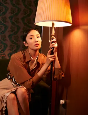 王紫璇优雅光影写真图片